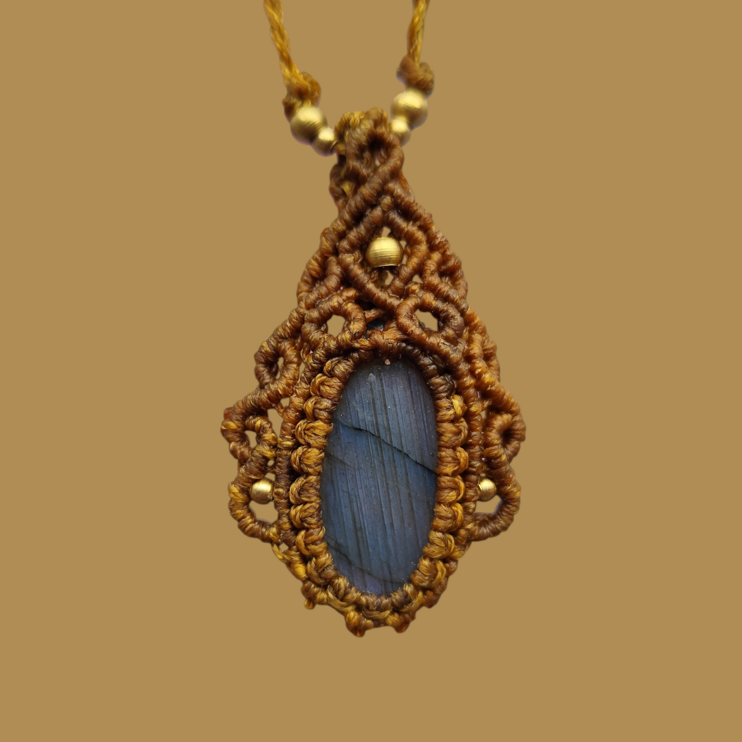 Macramé ketting labradoriet