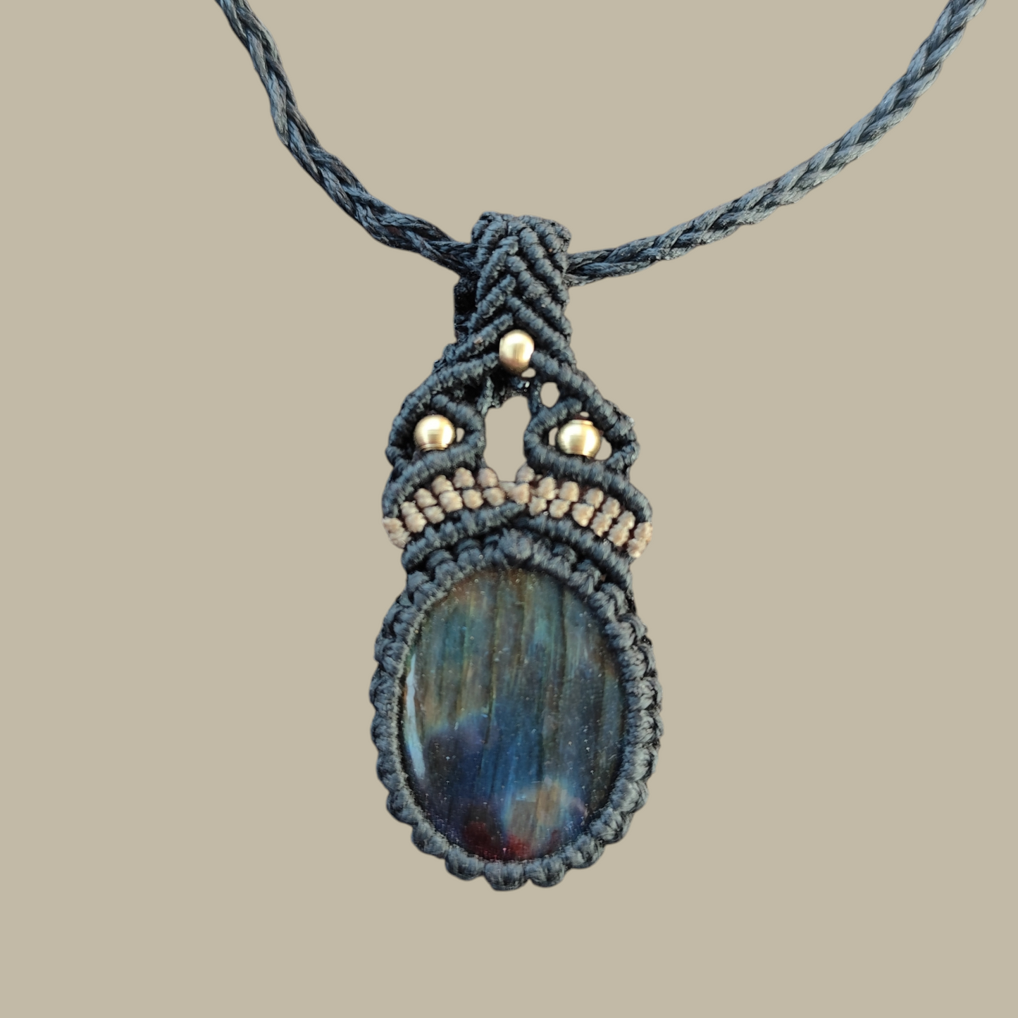 Macramé ketting zwart met labradoriet