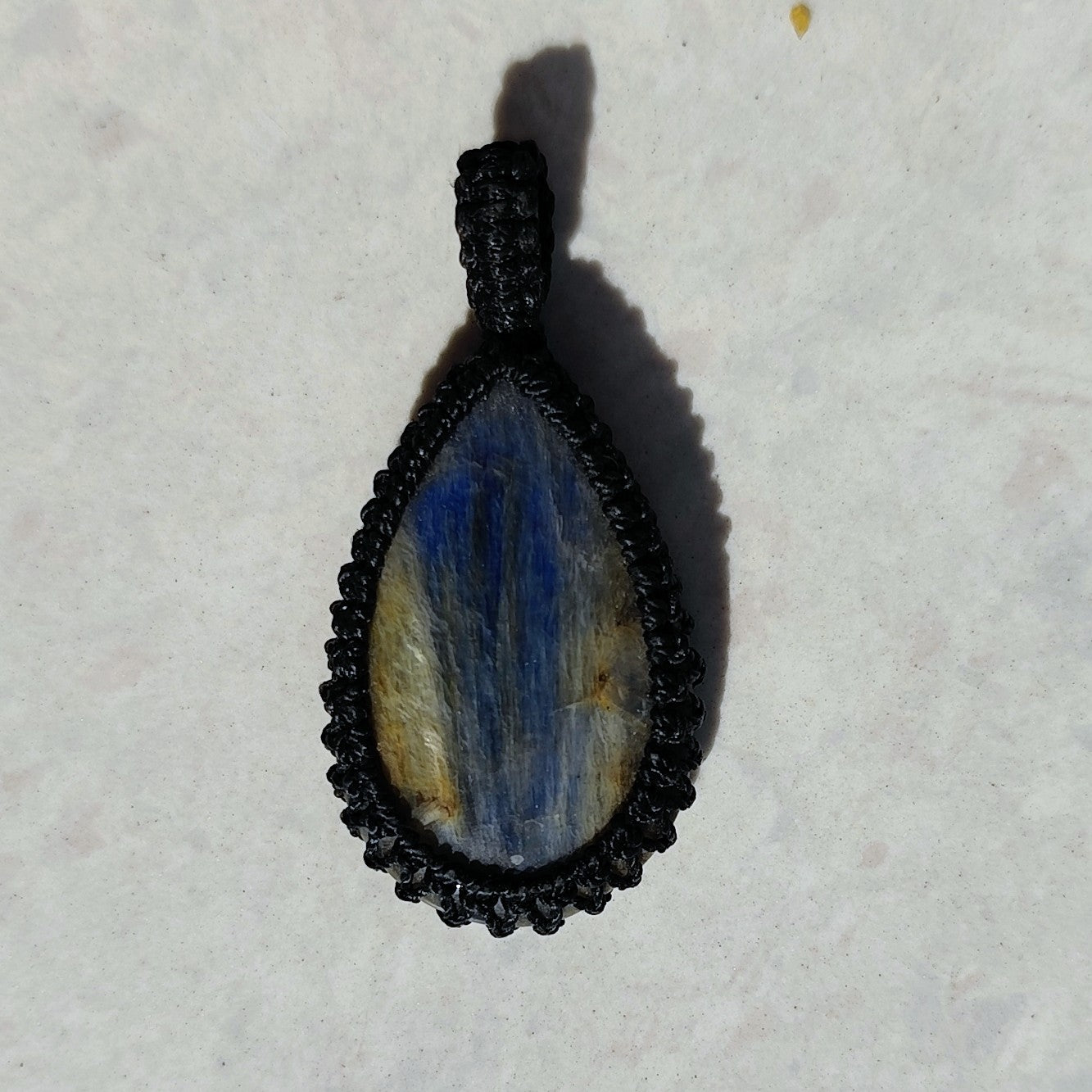 Macramé met natuursteen