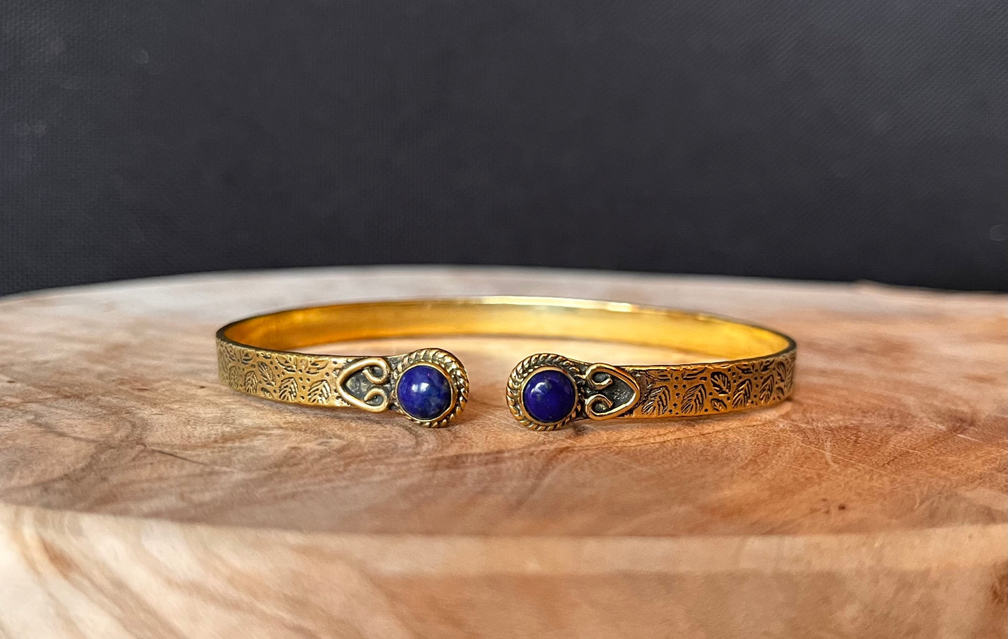 Messing armband Vaya reliëf