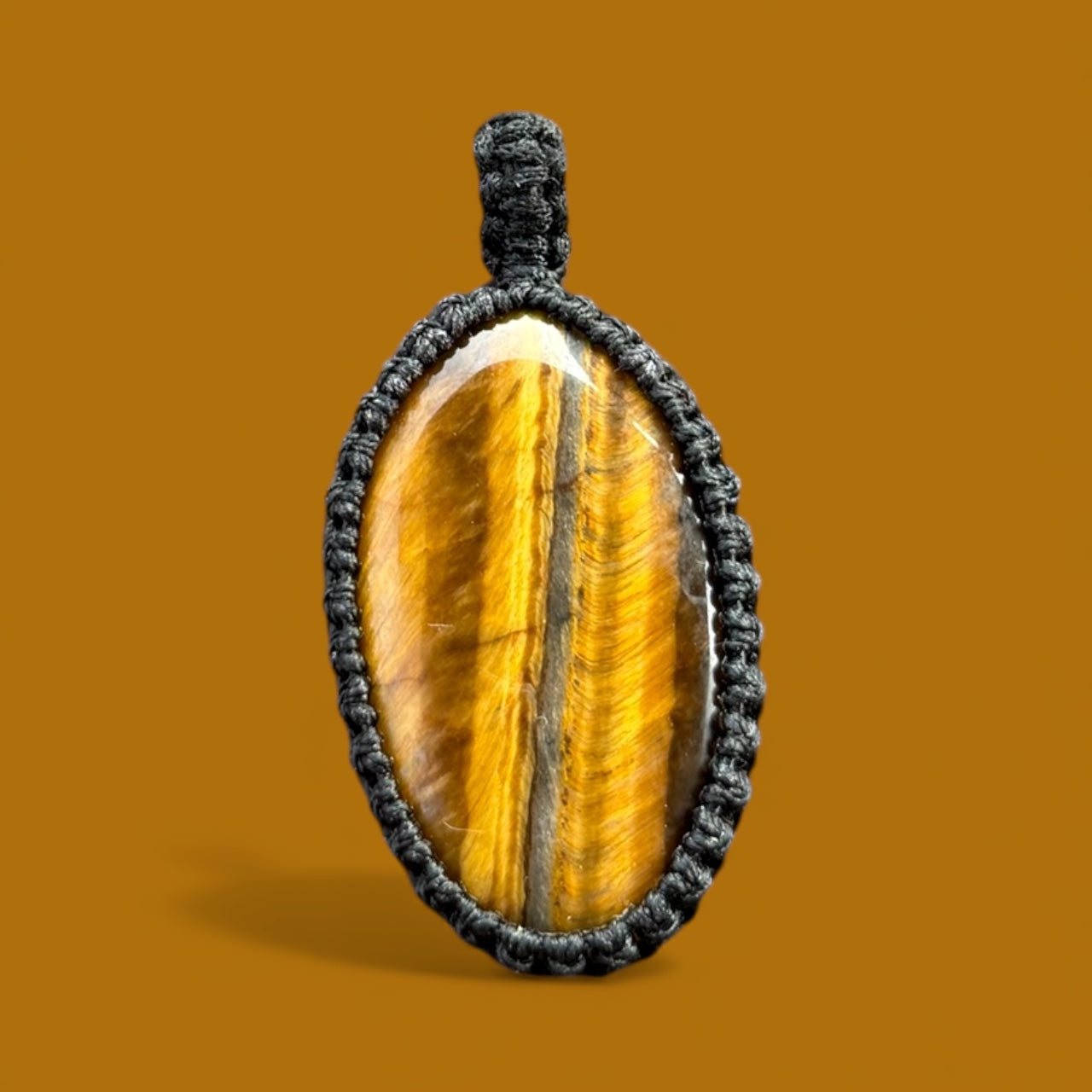 Macramé hanger Tijgeroog