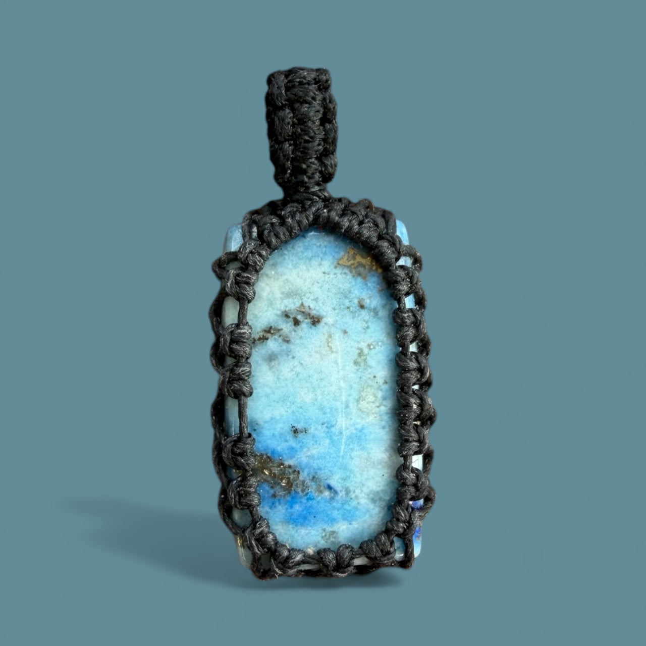 Macramé hanger lapis lazuli