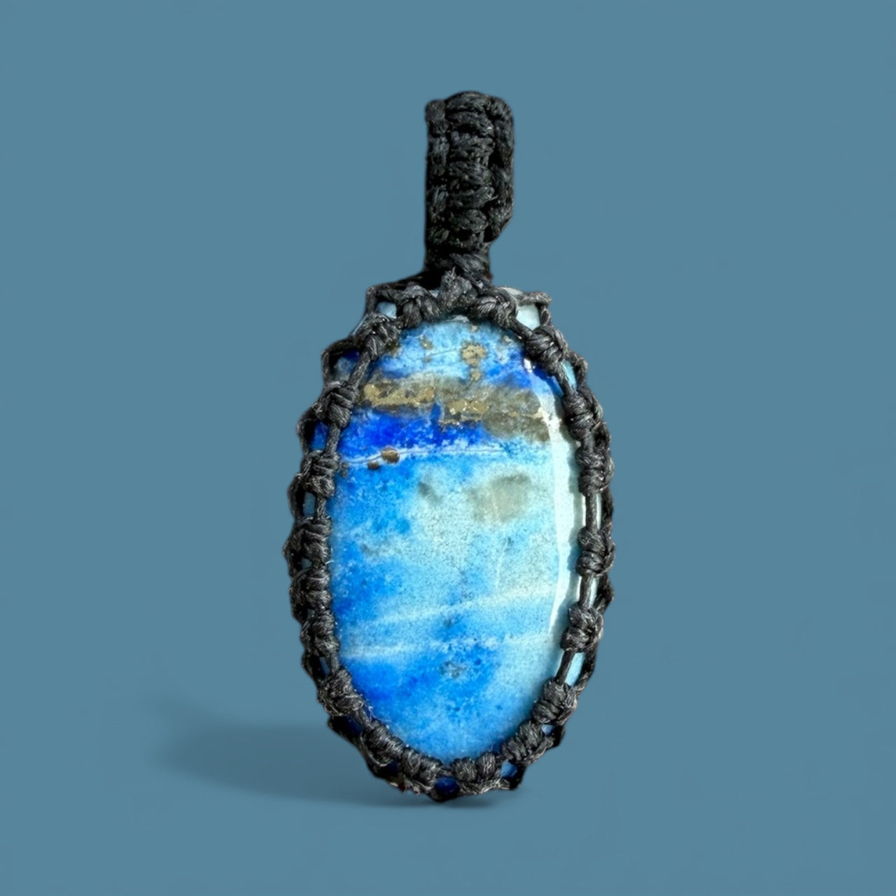 Macramé hanger lapis lazuli