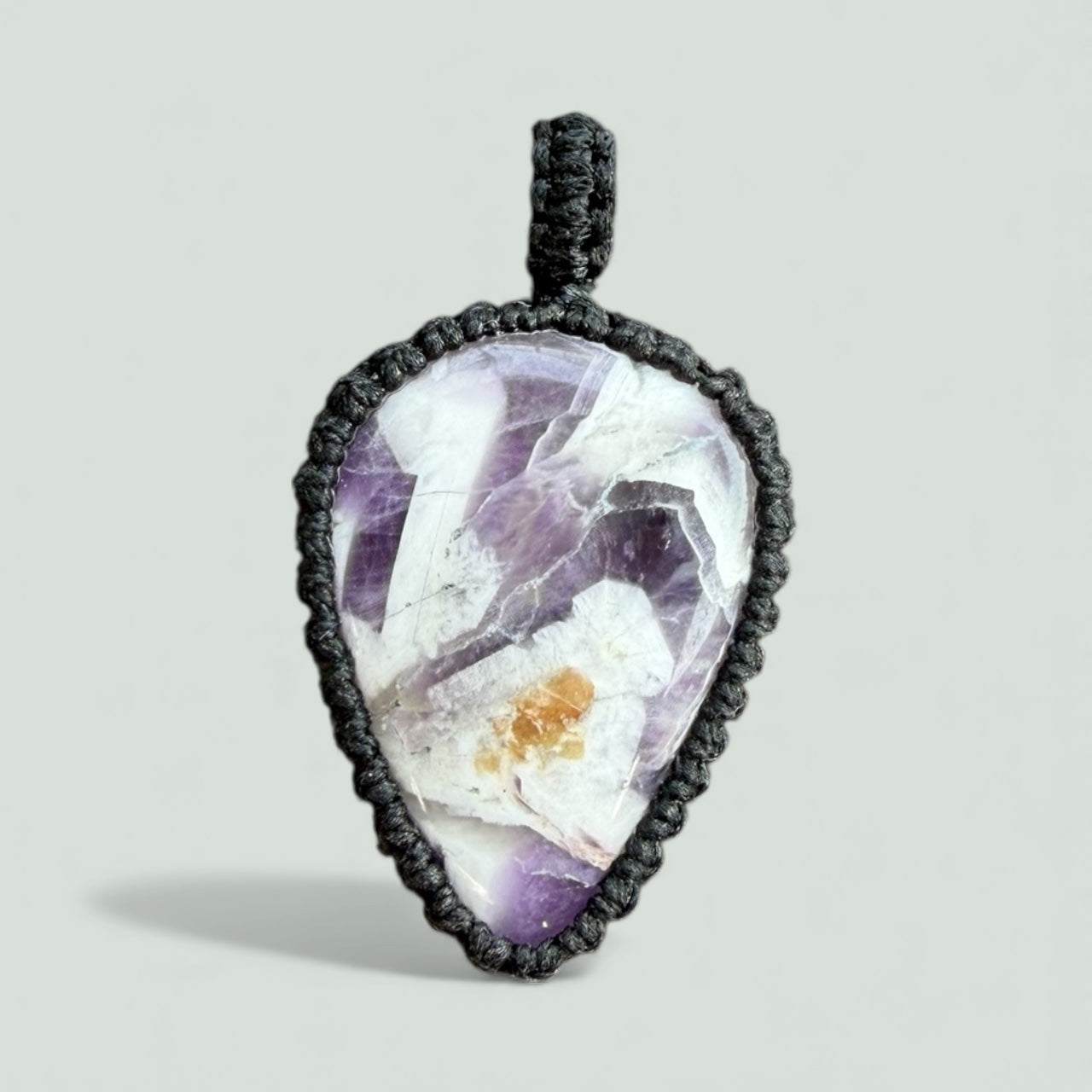 Macramé hanger amethist