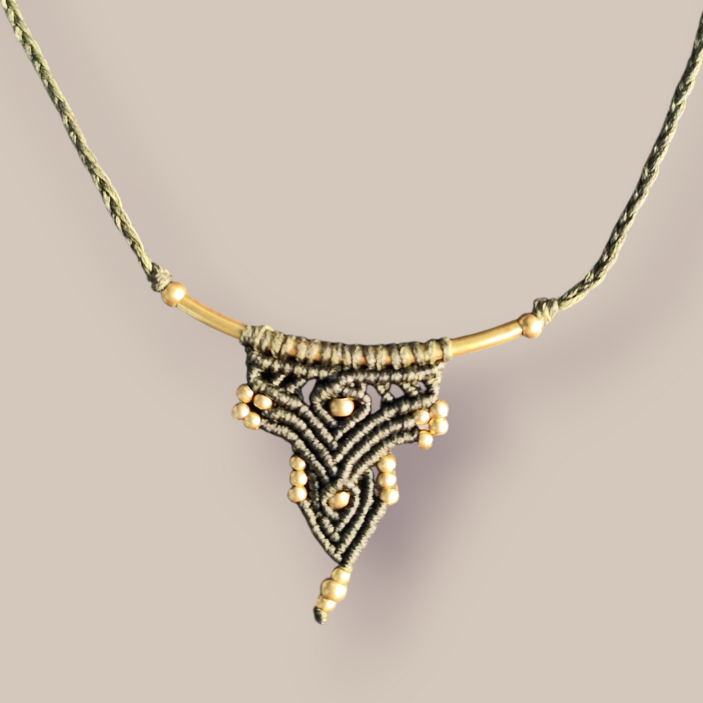 Macramé kettingen met metaal