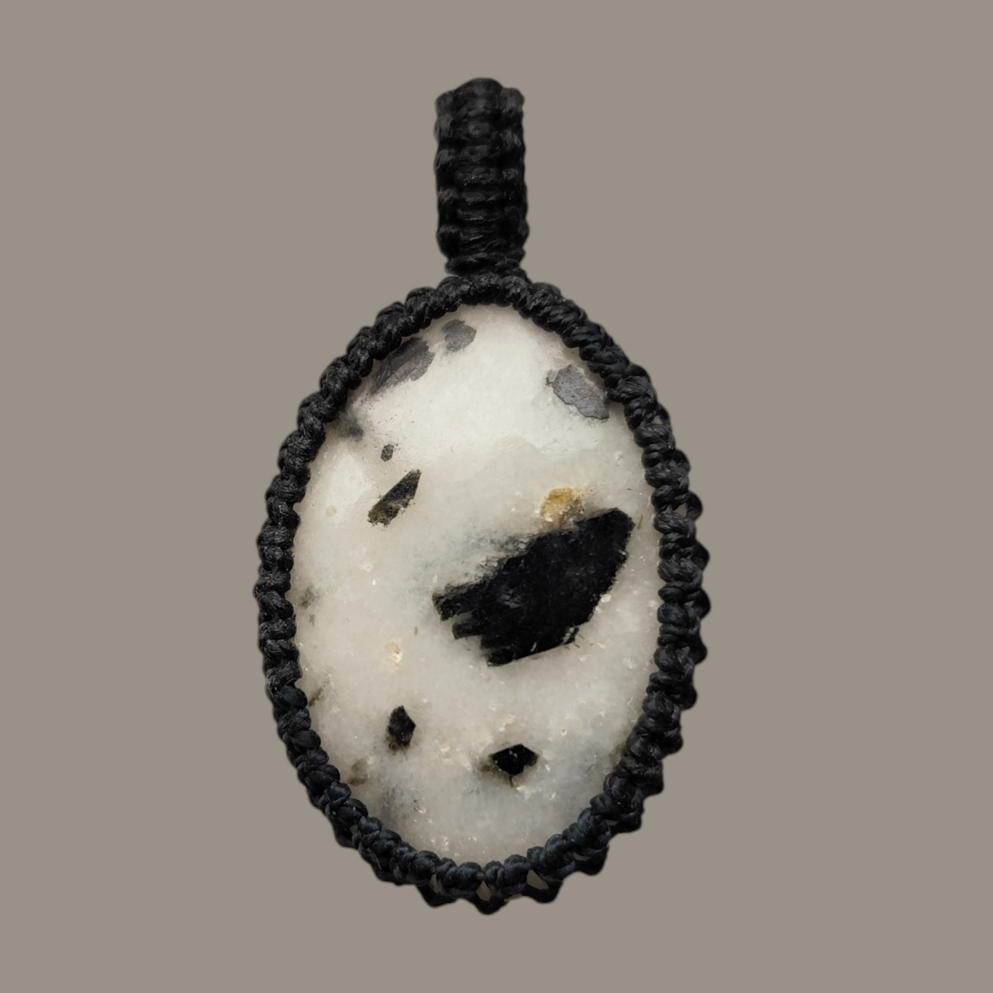 Macramé met scoleciet