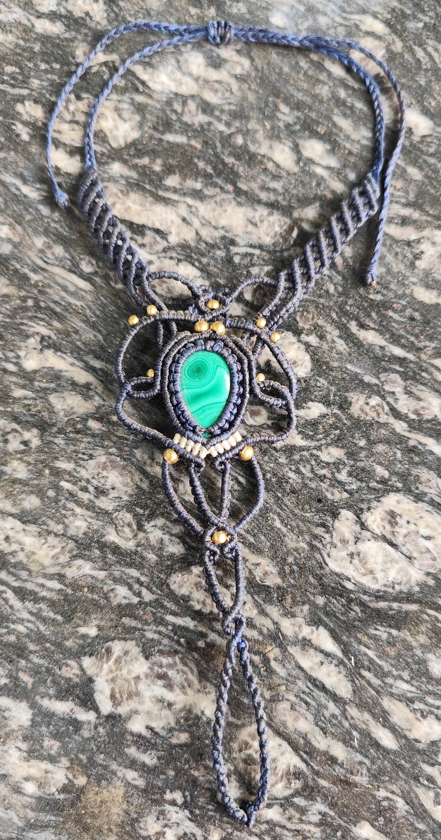 Macramé handsieraad