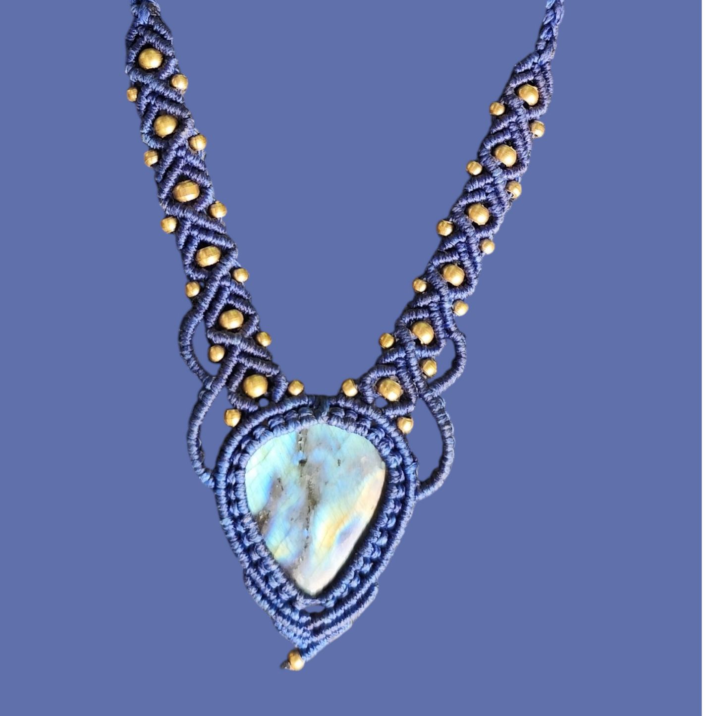 Macramé ketting met labradoriet