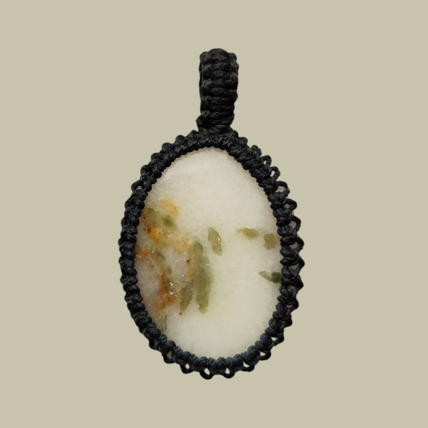 Macramé met natuursteen