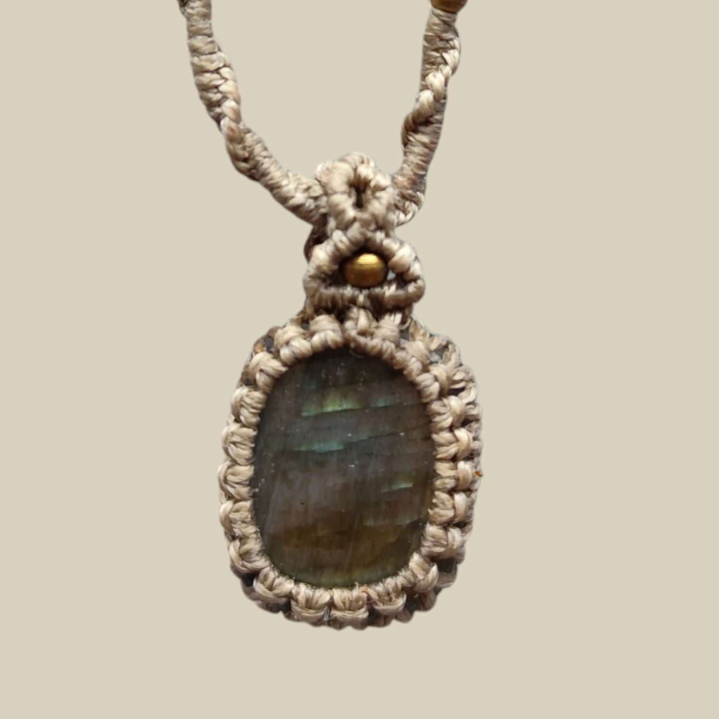 Macramé gekleurde ketting met  labradoriet