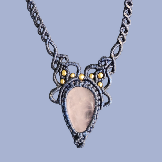 Macramé ketting met rozenkwarts