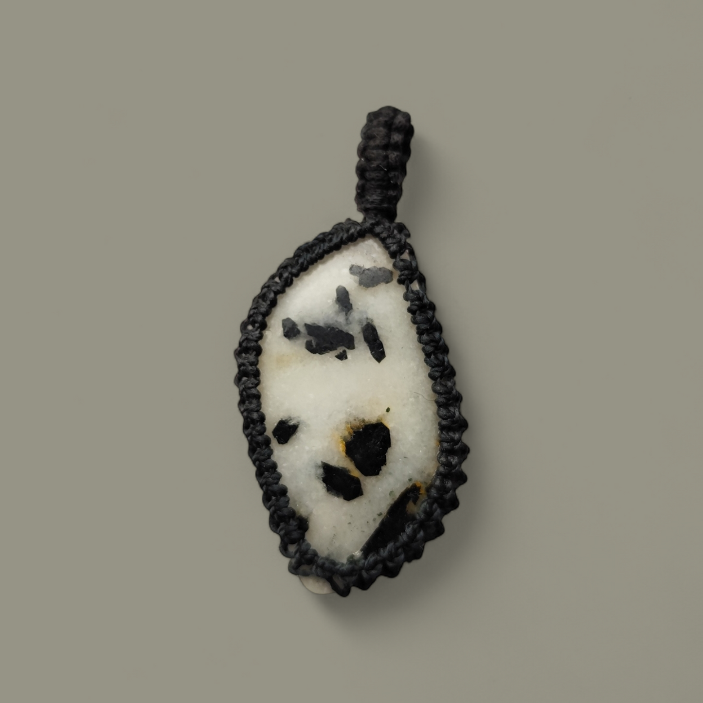 Macramé met scoleciet