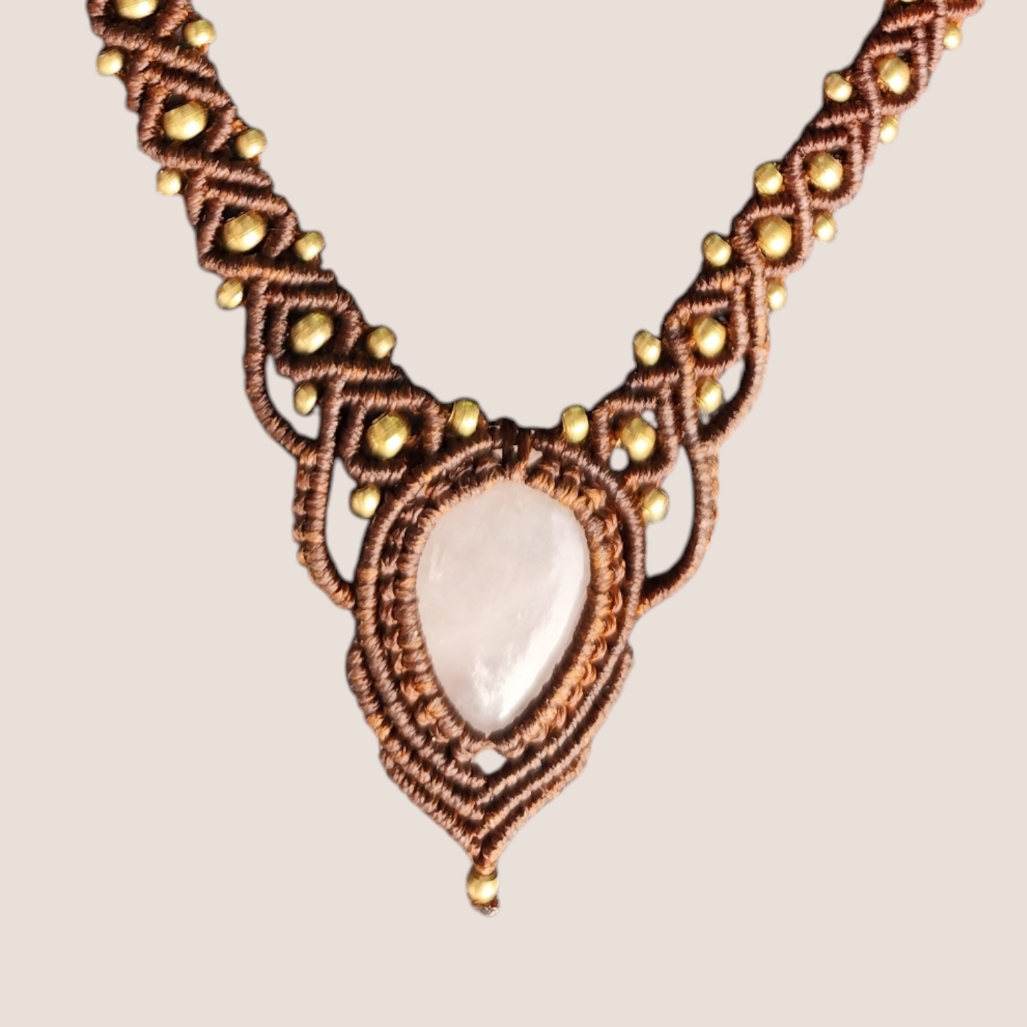 Macramé ketting met rozenkwarts