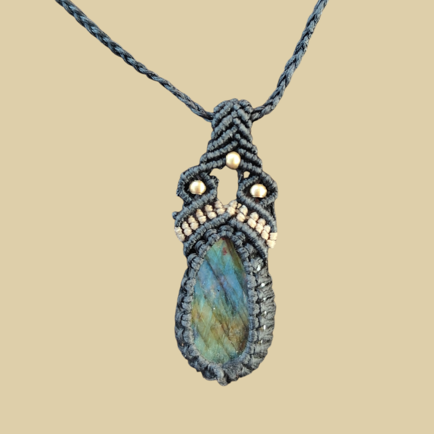 Macramé ketting zwart met labradoriet