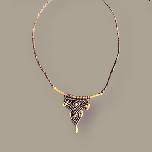 Macramé kettingen met metaal