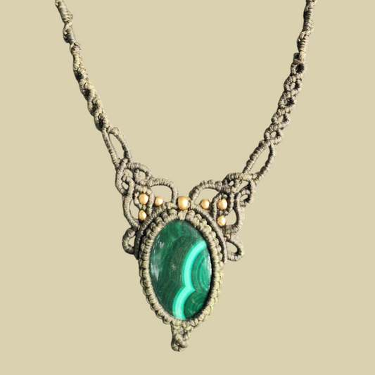 Macramé kettingen met natuursteen