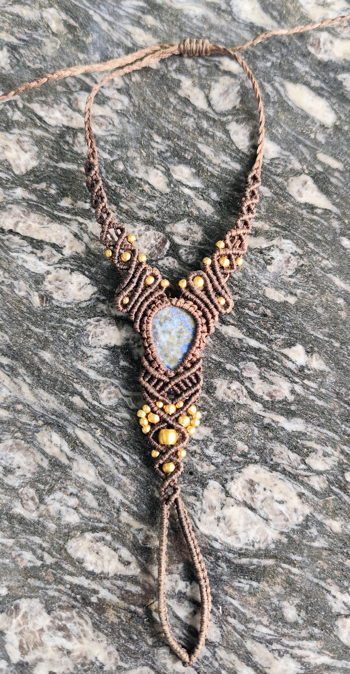 Macramé handsieraad labradoriet